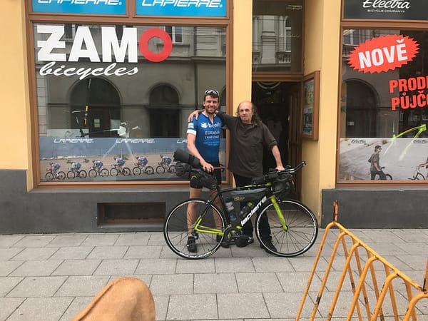 Jonas mit dem neuen Rad