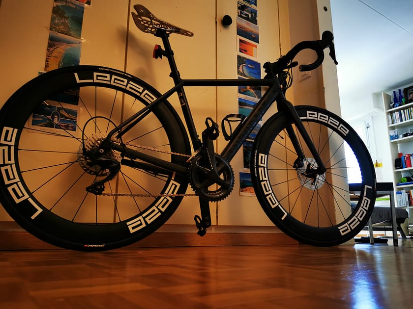 Canyon Endurance AL8 mit den Leeze Laufrädern Seitenansicht